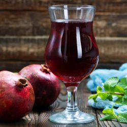 Jus de grenades bio avec l'extracteur Kuvings