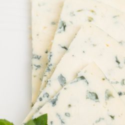 tranches de roquefort