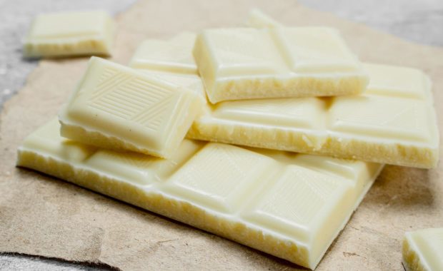 carrés de chocolat blanc